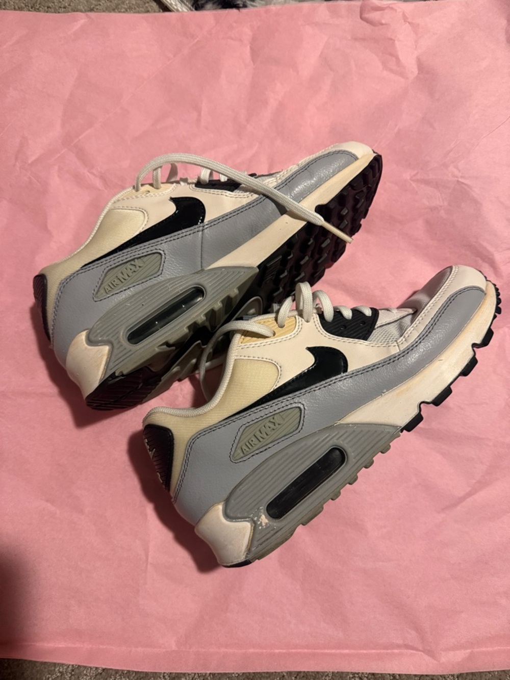 Nike Air Max Low-Top Sneakers in Cream, Gray & Black